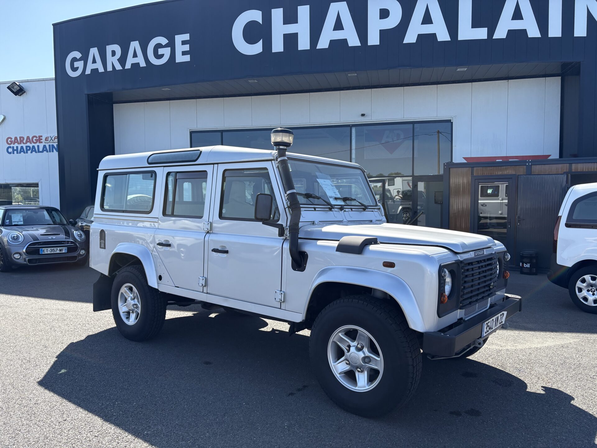 LAND ROVER DEFENDER 110 STATION WAGON + galerie