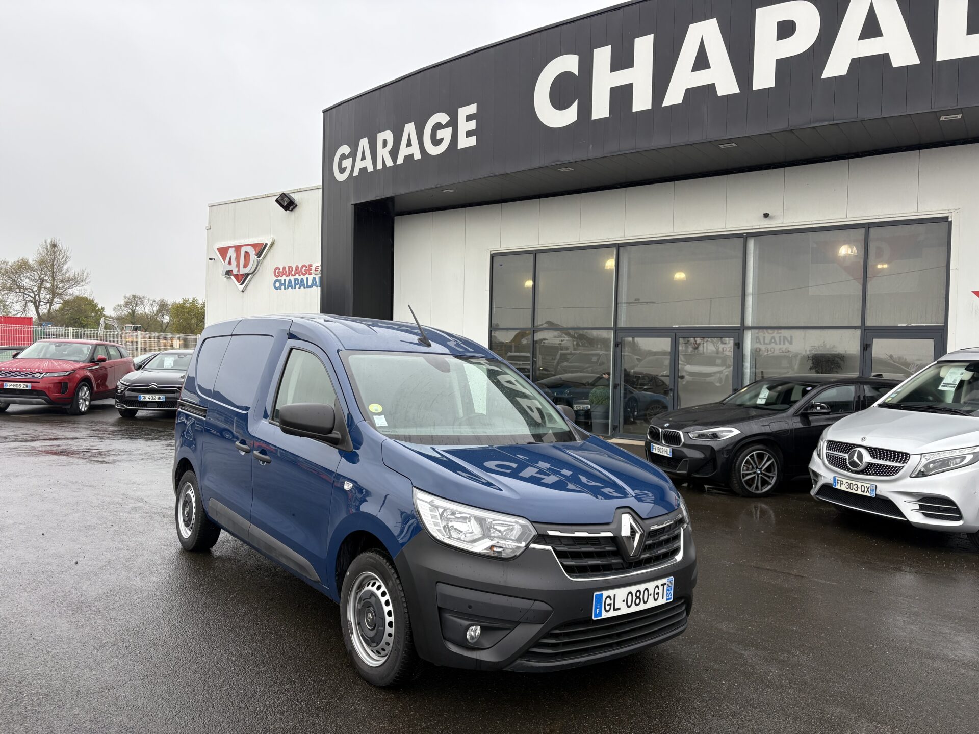 EXPRESS VAN CONFORT BLUE DCI 95 - 22