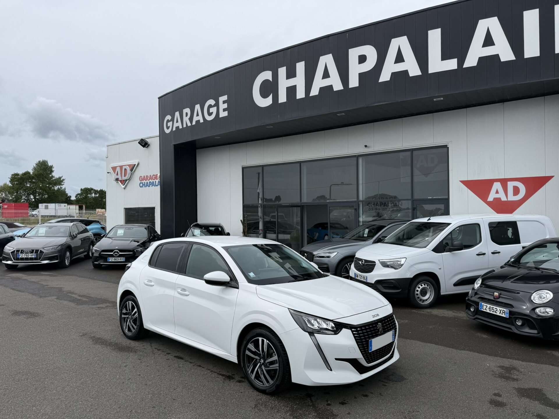 PEUGEOT 208 Allure Business 100ch